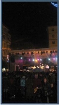 lacittadisalerno - Shopping notturno Al via la maratona tra musica e cabaret